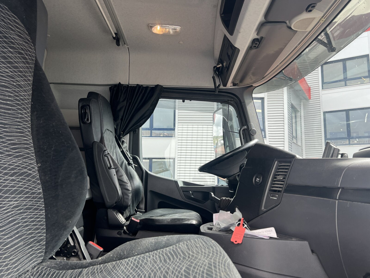 Mercedes-Benz Arocs 3253 K 8x4/4 Arocs 3253 K 8x4/4, Retarder, Stahlmulde ca. 15m³, hydr. Heckklappenöffnung - Dumper: billede 3 Mercedes-Benz Arocs 3253 K 8x4/4 Arocs 3253 K 8x4/4, Retarder, Stahlmulde ca. 15m³, hydr. Heckklappenöffnung - Dumper: billede 3