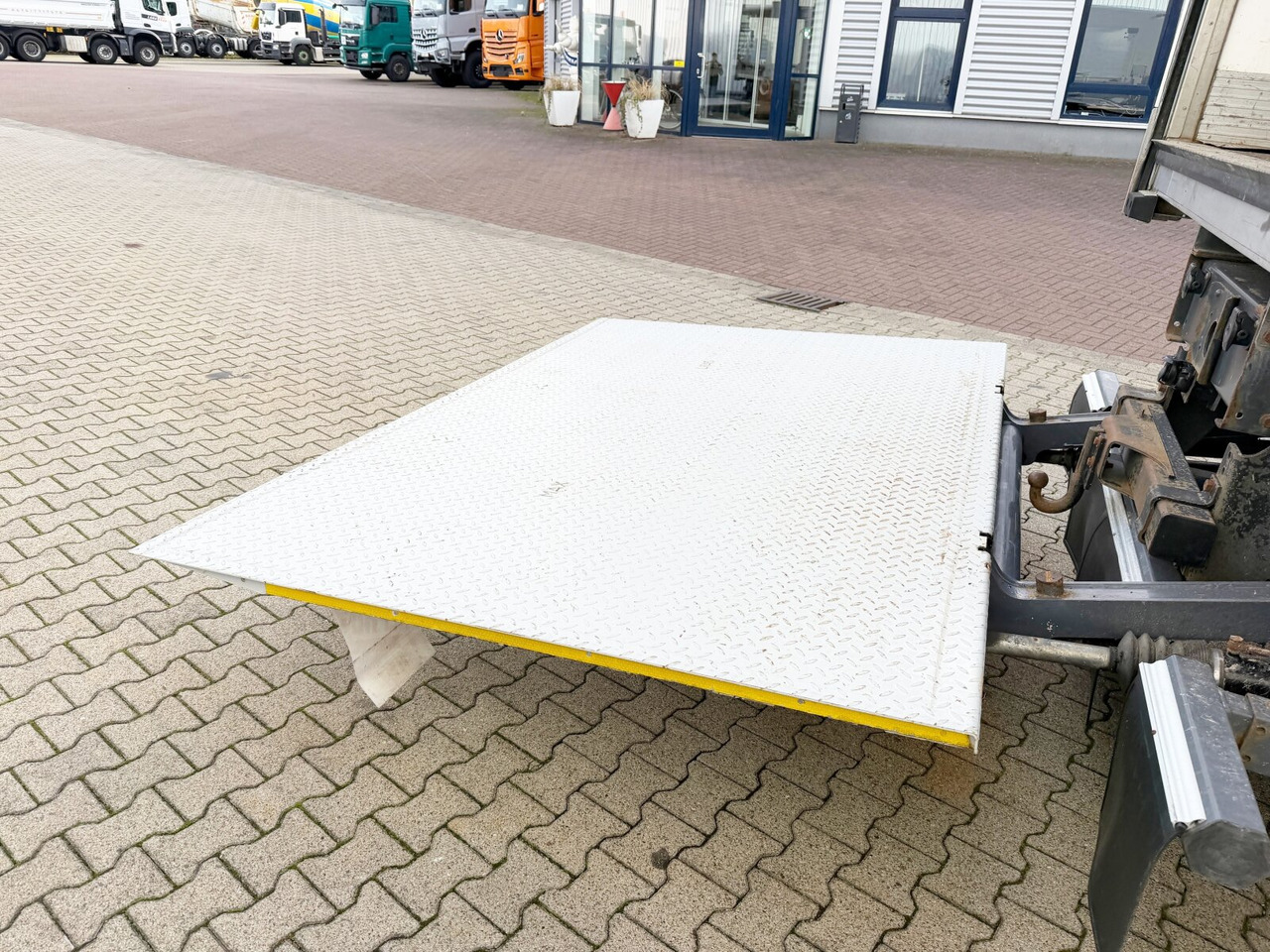 Mercedes-Benz Atego 1330 4x4 Atego 1330 4x4, Iso-Koffer mit Heizung, LBW - Lastbil varevogn: billede 2 Mercedes-Benz Atego 1330 4x4 Atego 1330 4x4, Iso-Koffer mit Heizung, LBW - Lastbil varevogn: billede 2