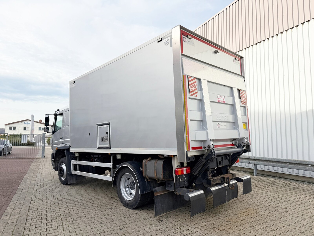 Mercedes-Benz Atego 1330 4x4 Atego 1330 4x4, Iso-Koffer mit Heizung, LBW - Lastbil varevogn: billede 3 Mercedes-Benz Atego 1330 4x4 Atego 1330 4x4, Iso-Koffer mit Heizung, LBW - Lastbil varevogn: billede 3