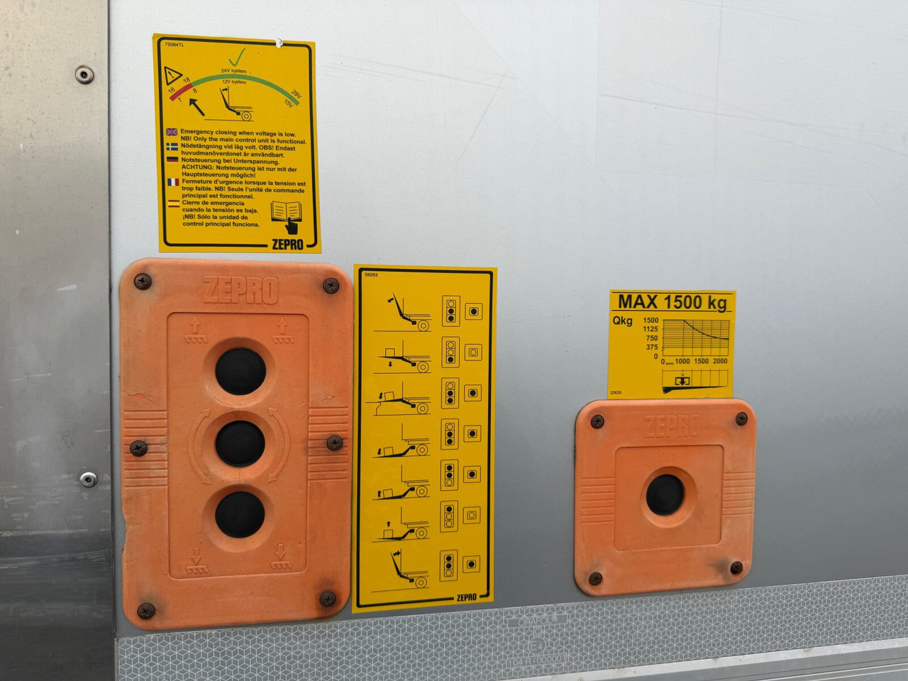 Mercedes-Benz Atego 1330 4x4 Atego 1330 4x4, Iso-Koffer mit Heizung, LBW - Lastbil varevogn: billede 5 Mercedes-Benz Atego 1330 4x4 Atego 1330 4x4, Iso-Koffer mit Heizung, LBW - Lastbil varevogn: billede 5