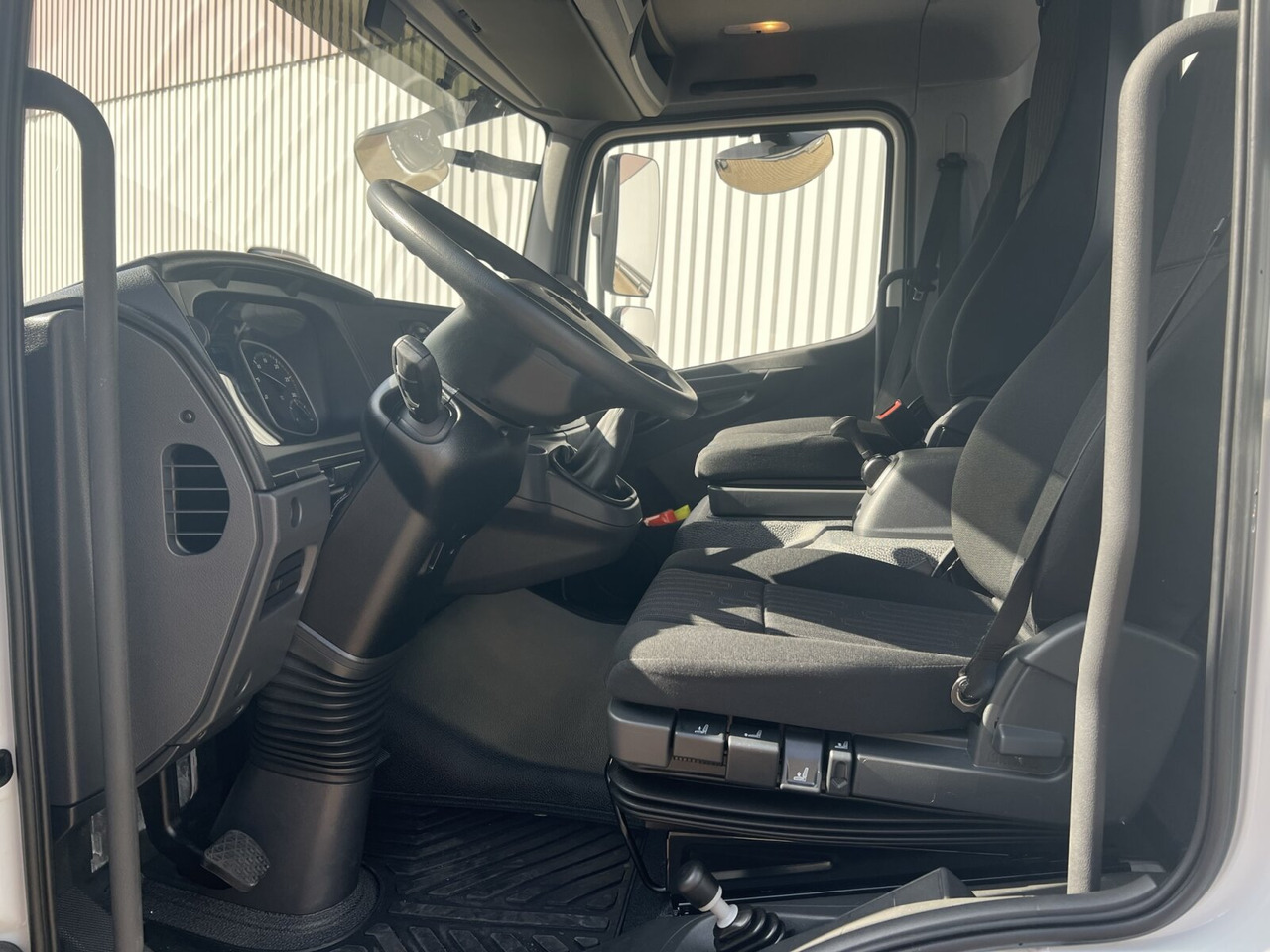 Mercedes-Benz Atego 818/23 K 4x2 Atego 818/23 K 4x2, 2x AHK, Meiller-Kipper, mehrfach Vorhanden! - Tipvogn lastbil: billede 4 Mercedes-Benz Atego 818/23 K 4x2 Atego 818/23 K 4x2, 2x AHK, Meiller-Kipper, mehrfach Vorhanden! - Tipvogn lastbil: billede 4
