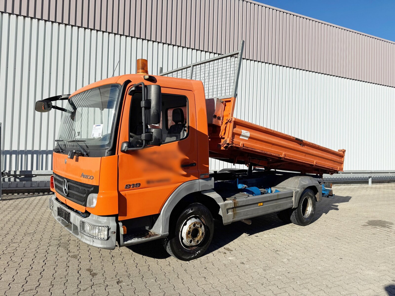Mercedes-Benz Atego 818 K 4x2 Atego 818 K 4x2, 2x AHK - Tipvogn lastbil: billede 1 Mercedes-Benz Atego 818 K 4x2 Atego 818 K 4x2, 2x AHK - Tipvogn lastbil: billede 1