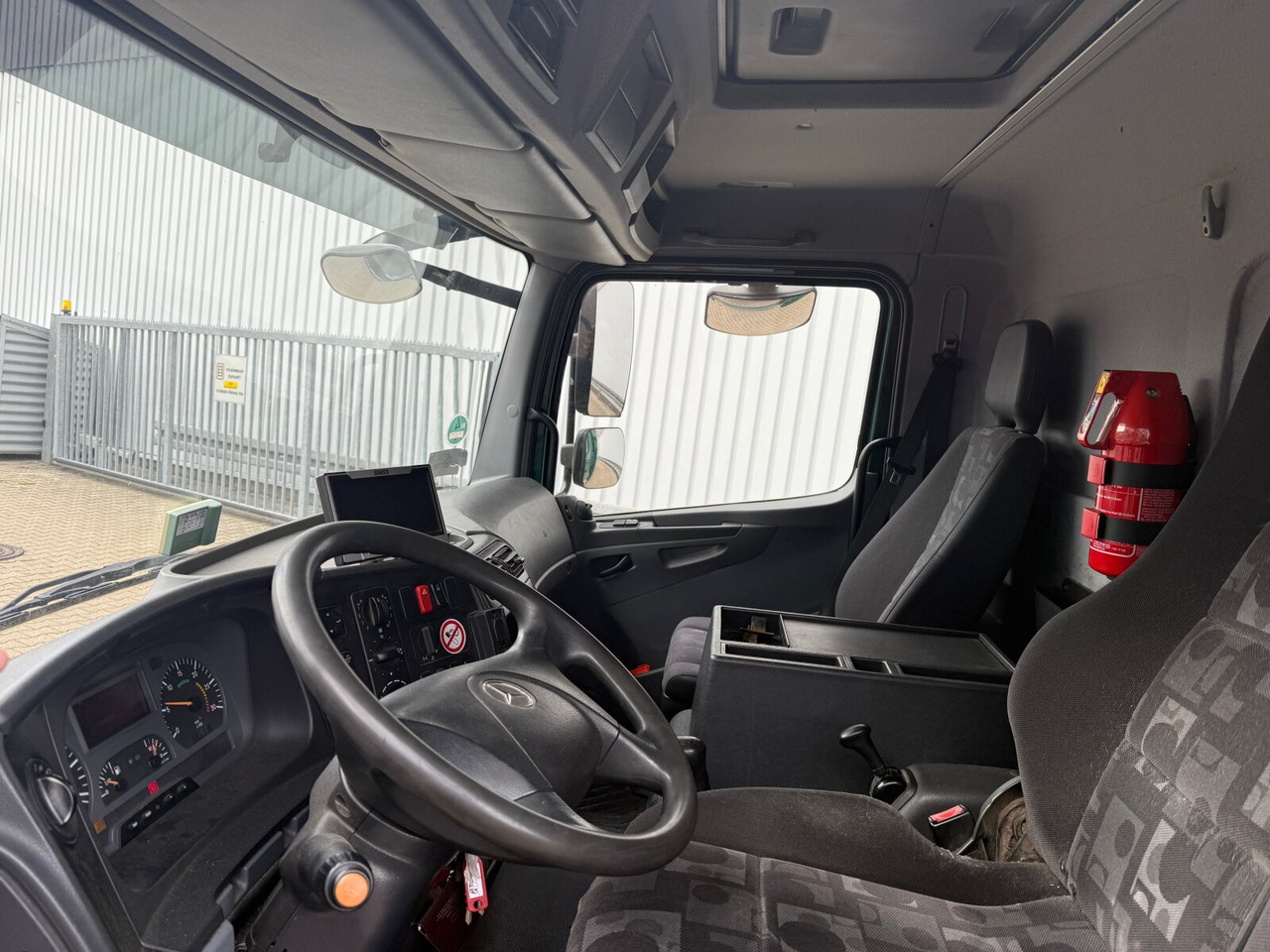 Mercedes-Benz Atego 818 L 4x2 Atego 818 L 4x2, Getränkekoffer, 2x AHK - Lastbil varevogn: billede 3 Mercedes-Benz Atego 818 L 4x2 Atego 818 L 4x2, Getränkekoffer, 2x AHK - Lastbil varevogn: billede 3