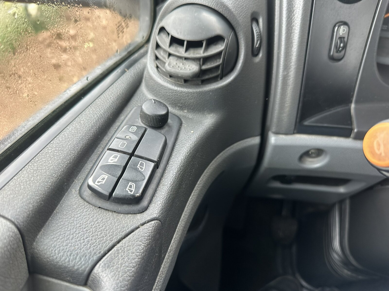 Mercedes-Benz Axor 2629 K 6x4 Axor 2629 K 6x4, PTO, Steel, Manual, 6-Zylinder - Lastbil chassis: billede 5 Mercedes-Benz Axor 2629 K 6x4 Axor 2629 K 6x4, PTO, Steel, Manual, 6-Zylinder - Lastbil chassis: billede 5