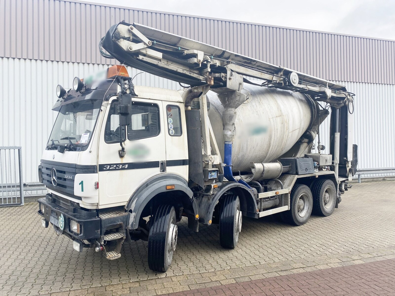Mercedes-Benz SK II 3234 B 8x4/4 SK II 3234 B 8x4/4, LT Betonmischer, Förderband, Funk, 9cbm - Betonbil: billede 1 Mercedes-Benz SK II 3234 B 8x4/4 SK II 3234 B 8x4/4, LT Betonmischer, Förderband, Funk, 9cbm - Betonbil: billede 1