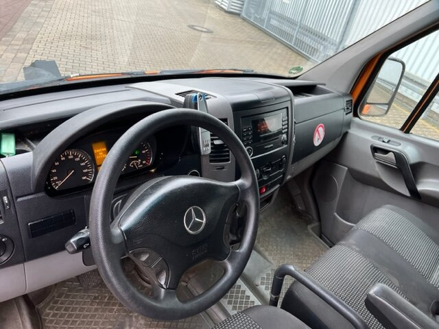 Mercedes-Benz Sprinter 515 CDI 4x2 Sprinter 515 CDI 4x2 - Varevogn: billede 4 Mercedes-Benz Sprinter 515 CDI 4x2 Sprinter 515 CDI 4x2 - Varevogn: billede 4