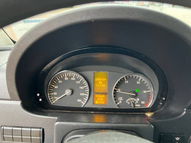 Mercedes-Benz Sprinter 515 CDI 4x2 Sprinter 515 CDI 4x2 - Varevogn: billede 5 Mercedes-Benz Sprinter 515 CDI 4x2 Sprinter 515 CDI 4x2 - Varevogn: billede 5