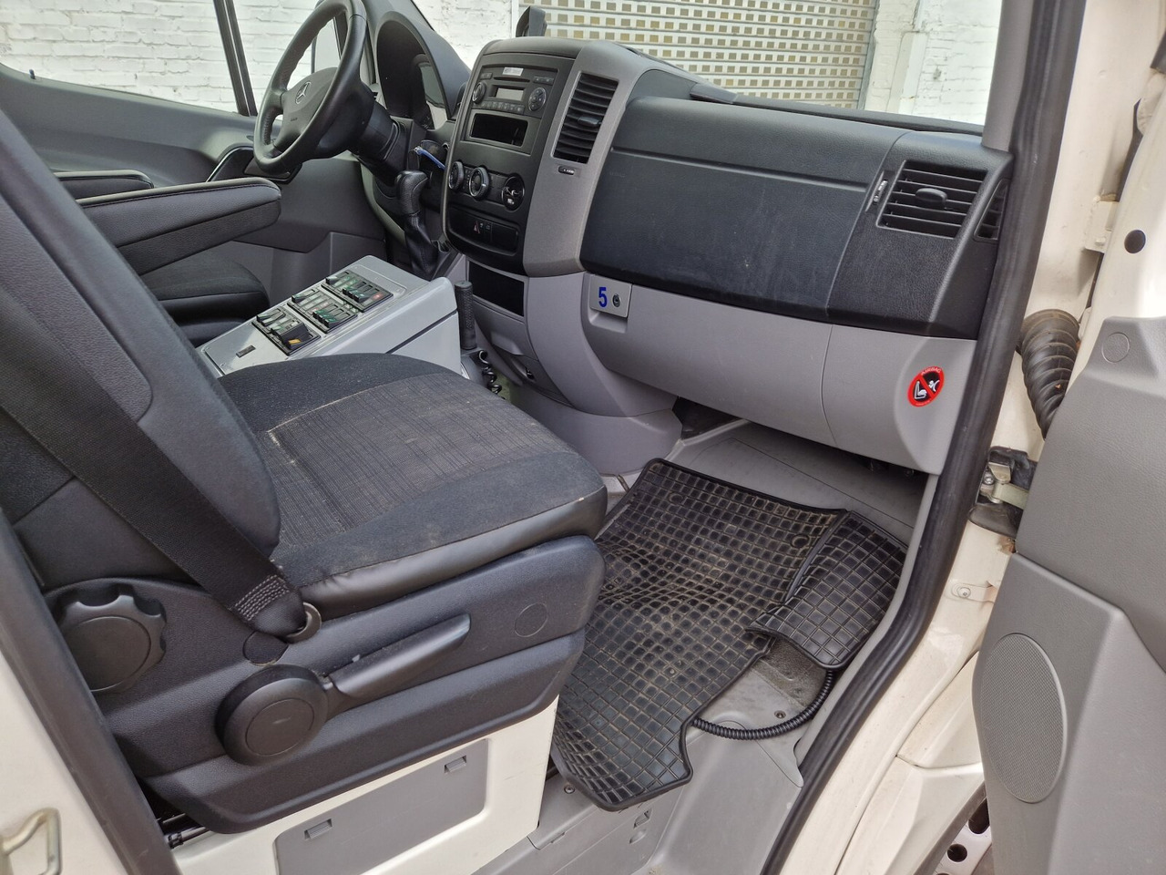 Mercedes-Benz Sprinter 516 CDI 4x2 Sprinter 516 CDI 4x2, Rettungswagen - Ambulance: billede 4 Mercedes-Benz Sprinter 516 CDI 4x2 Sprinter 516 CDI 4x2, Rettungswagen - Ambulance: billede 4