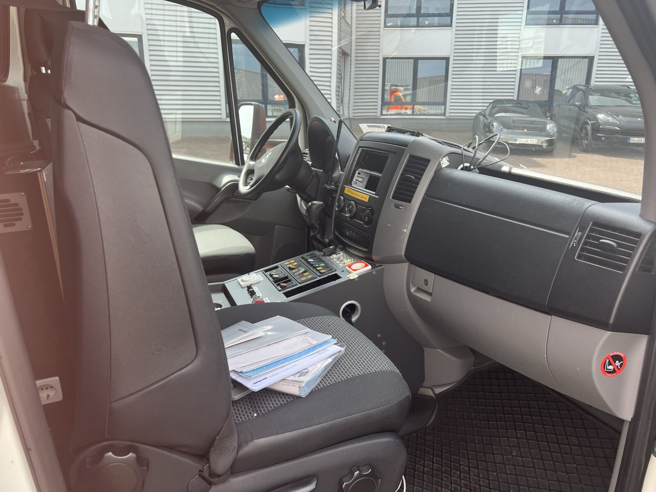 Mercedes-Benz Sprinter 516 CDI 4x2 Sprinter 516 CDI 4x2, Rettungswagen, Bi-Xenon - Ambulance: billede 5 Mercedes-Benz Sprinter 516 CDI 4x2 Sprinter 516 CDI 4x2, Rettungswagen, Bi-Xenon - Ambulance: billede 5
