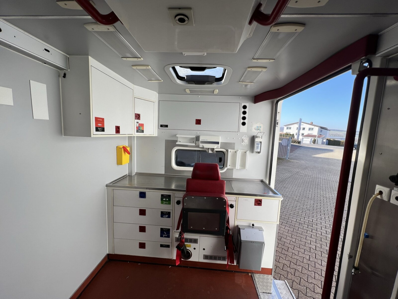 Mercedes-Benz Sprinter 516 CDI 4x2 Sprinter 516 CDI 4x2, Rettungswagen, Retarder - Ambulance: billede 3 Mercedes-Benz Sprinter 516 CDI 4x2 Sprinter 516 CDI 4x2, Rettungswagen, Retarder - Ambulance: billede 3