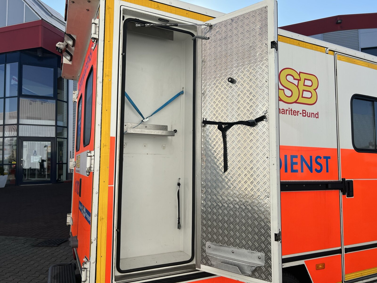 Mercedes-Benz Sprinter 516 CDI 4x2 Sprinter 516 CDI 4x2, Rettungswagen, Retarder - Ambulance: billede 5 Mercedes-Benz Sprinter 516 CDI 4x2 Sprinter 516 CDI 4x2, Rettungswagen, Retarder - Ambulance: billede 5