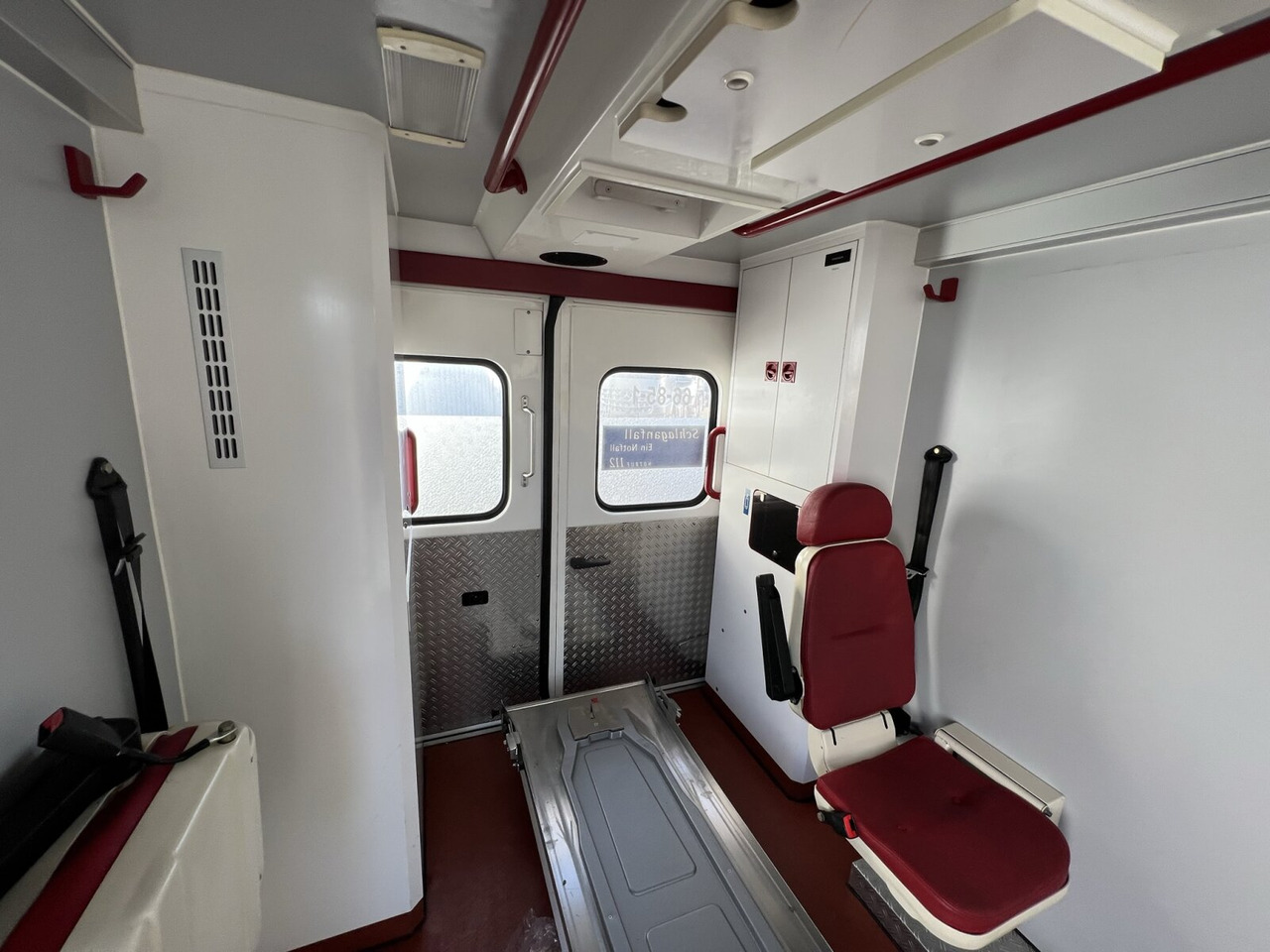 Mercedes-Benz Sprinter 516 CDI 4x2 Sprinter 516 CDI 4x2, Rettungswagen, Retarder - Ambulance: billede 4 Mercedes-Benz Sprinter 516 CDI 4x2 Sprinter 516 CDI 4x2, Rettungswagen, Retarder - Ambulance: billede 4