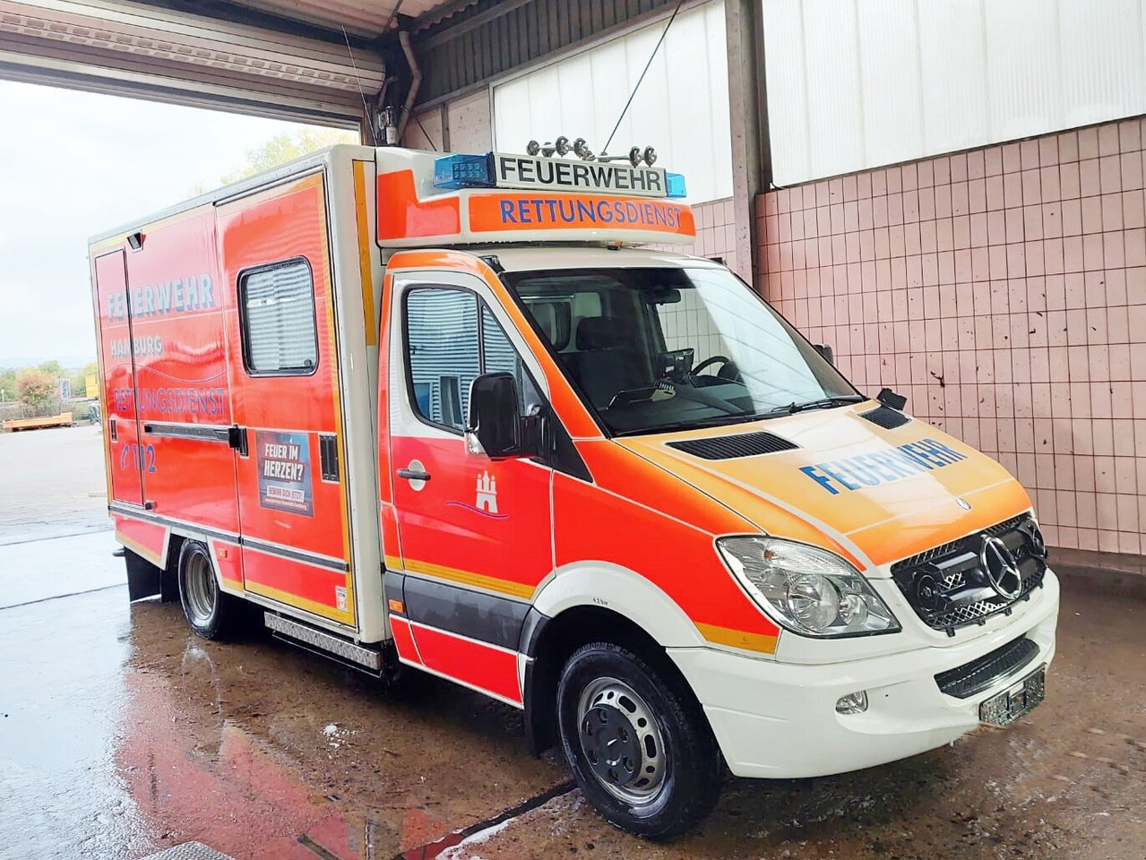 Mercedes-Benz Sprinter 516 CDI 4x2 Sprinter 516 CDI 4x2, Rettungswagen, Retarder - Brandbil: billede 1 Mercedes-Benz Sprinter 516 CDI 4x2 Sprinter 516 CDI 4x2, Rettungswagen, Retarder - Brandbil: billede 1