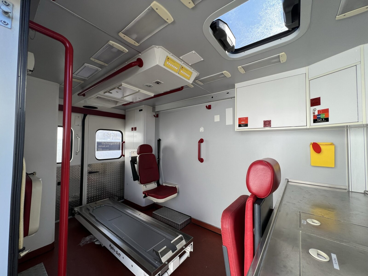 Mercedes-Benz Sprinter 516 CDI 4x2 Sprinter 516 CDI 4x2, Rettungswagen, Retarder - Ambulance: billede 2 Mercedes-Benz Sprinter 516 CDI 4x2 Sprinter 516 CDI 4x2, Rettungswagen, Retarder - Ambulance: billede 2