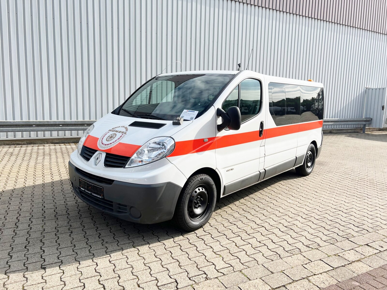 Renault Trafik 2.0 dCi115 4x2 Trafik 2.0 dCi115 4x2, Krankentransporter - Ambulance: billede 1 Renault Trafik 2.0 dCi115 4x2 Trafik 2.0 dCi115 4x2, Krankentransporter - Ambulance: billede 1