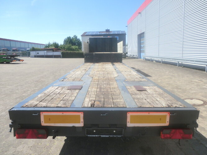 Schwarzmüller STP 3/ZV-N STP 3/ZV-N, 3-Achse nachlaufgelenkt, mit 6x Twist Lock - Nedbygget platform sættevogn: billede 4 Schwarzmüller STP 3/ZV-N STP 3/ZV-N, 3-Achse nachlaufgelenkt, mit 6x Twist Lock - Nedbygget platform sættevogn: billede 4