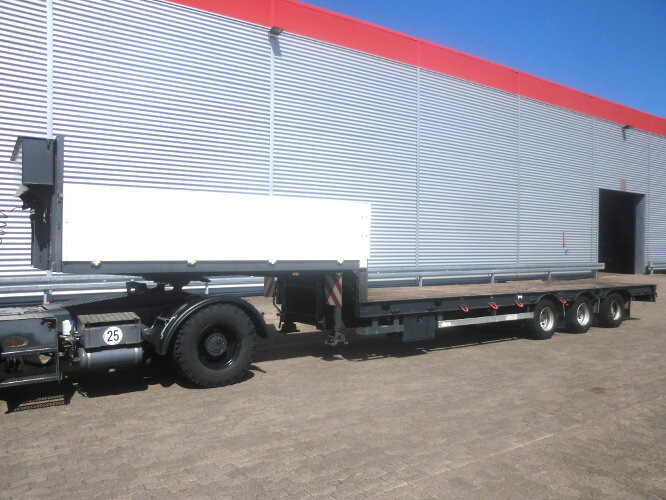 Schwarzmüller STP 3/ZV-N STP 3/ZV-N, 3-Achse nachlaufgelenkt, mit 6x Twist Lock - Nedbygget platform sættevogn: billede 1 Schwarzmüller STP 3/ZV-N STP 3/ZV-N, 3-Achse nachlaufgelenkt, mit 6x Twist Lock - Nedbygget platform sættevogn: billede 1