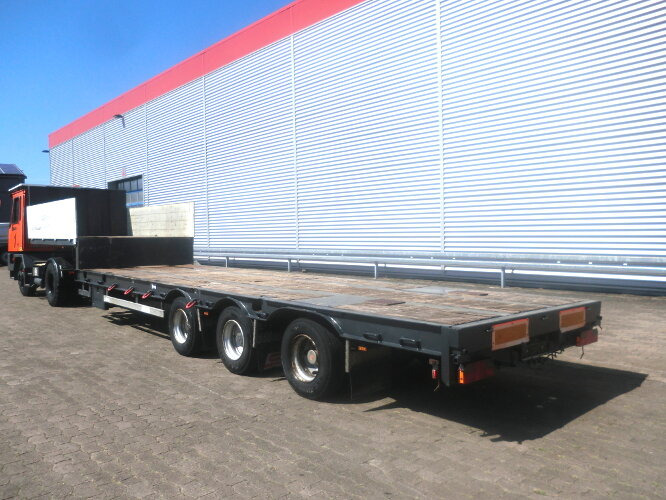 Schwarzmüller STP 3/ZV-N STP 3/ZV-N, 3-Achse nachlaufgelenkt, mit 6x Twist Lock - Nedbygget platform sættevogn: billede 3 Schwarzmüller STP 3/ZV-N STP 3/ZV-N, 3-Achse nachlaufgelenkt, mit 6x Twist Lock - Nedbygget platform sættevogn: billede 3