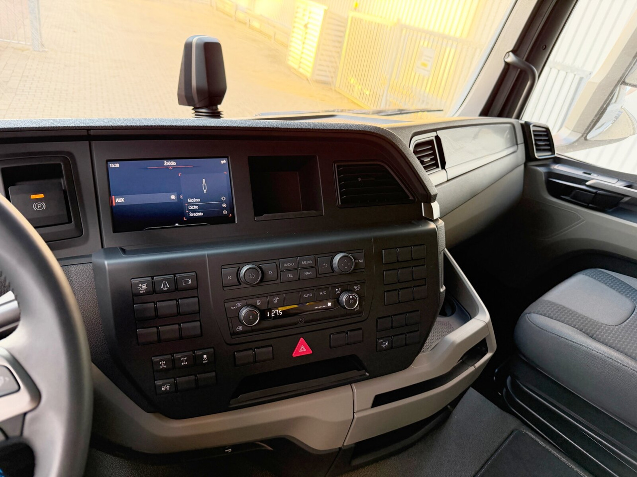 MAN TGS 33.520 6x4 BL SA TGS 33.520 6x4 BL SA, Retarder, LED, Nebenantrieb - Trækker: billede 5 MAN TGS 33.520 6x4 BL SA TGS 33.520 6x4 BL SA, Retarder, LED, Nebenantrieb - Trækker: billede 5