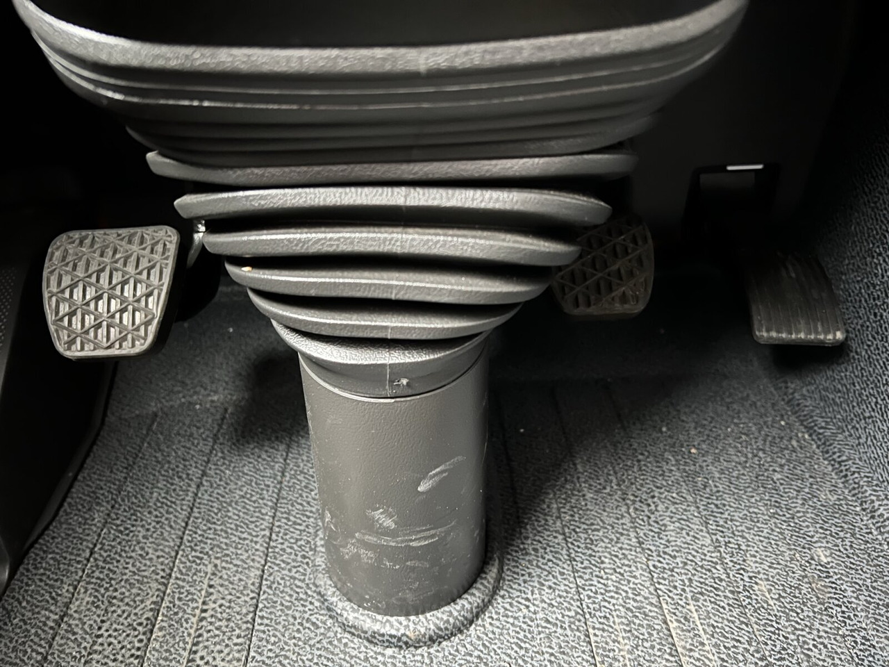 Mercedes-Benz Actros 2141 K 4x2 Actros 2141 K 4x2 - Trækker: billede 4 Mercedes-Benz Actros 2141 K 4x2 Actros 2141 K 4x2 - Trækker: billede 4