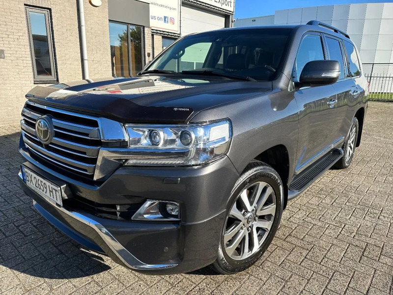 Toyota Land Cruiser V8 LAND CRUISER 200 V8 + CAMERA 360 + FRIDGE + DIESEL + ONLY EXPORT - SUV: billede 1 Toyota Land Cruiser V8 LAND CRUISER 200 V8 + CAMERA 360 + FRIDGE + DIESEL + ONLY EXPORT - SUV: billede 1
