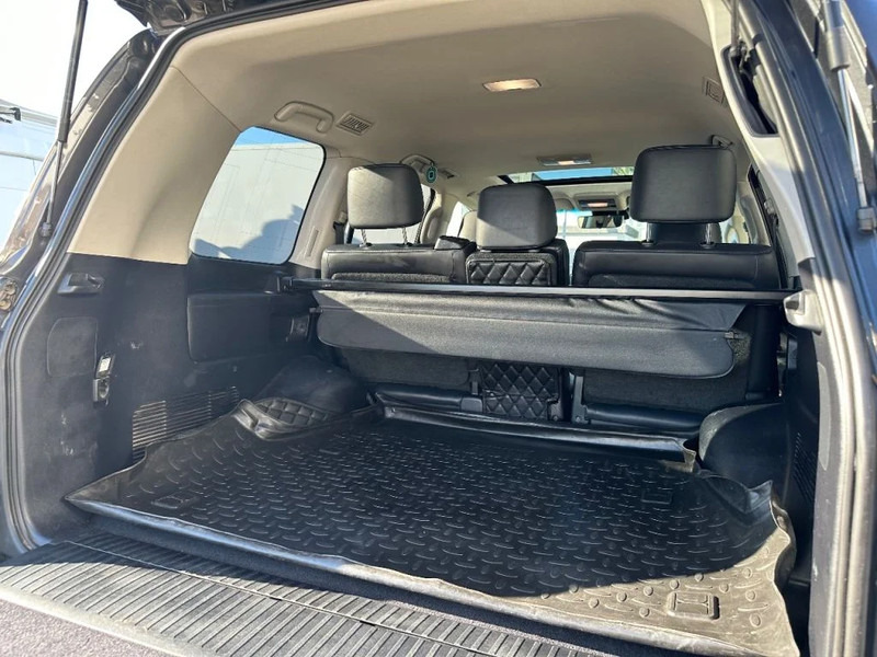 Toyota Land Cruiser V8 LAND CRUISER 200 V8 + CAMERA 360 + FRIDGE + DIESEL + ONLY EXPORT - SUV: billede 4 Toyota Land Cruiser V8 LAND CRUISER 200 V8 + CAMERA 360 + FRIDGE + DIESEL + ONLY EXPORT - SUV: billede 4