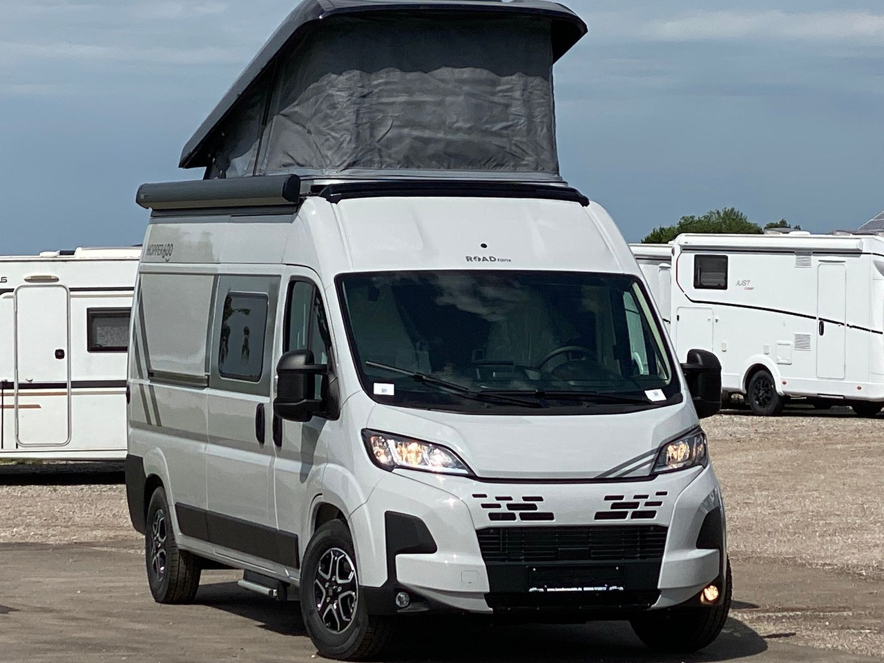 ROADfans Hopper 600 mit Aufstelldach, Automatik, Combi 4D - Camper van: billede 1 ROADfans Hopper 600 mit Aufstelldach, Automatik, Combi 4D - Camper van: billede 1