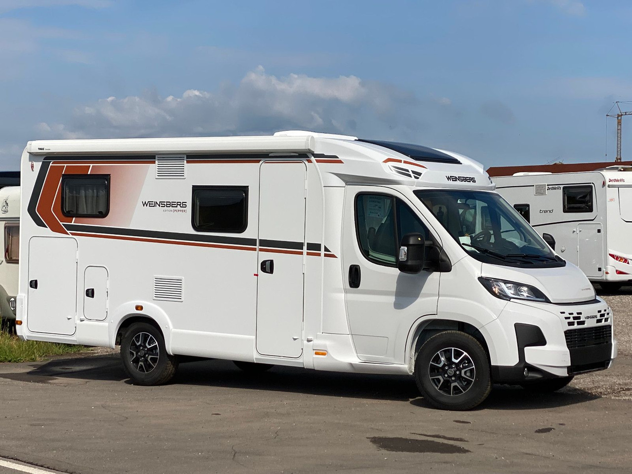 Delintegreret autocamper Weinsberg CaraCompact 600 MEG EDITION [PEPPER]   Automatik: billede 1