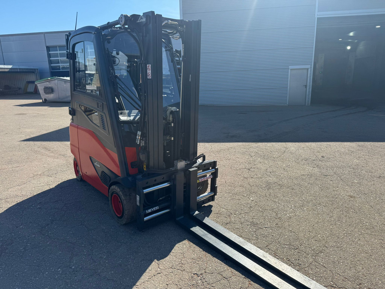 LINDE E20PHL-02 Elektro Triplex Kabine Heizung integriertes Ladegerät - El gaffeltruck: billede 2 LINDE E20PHL-02 Elektro Triplex Kabine Heizung integriertes Ladegerät - El gaffeltruck: billede 2