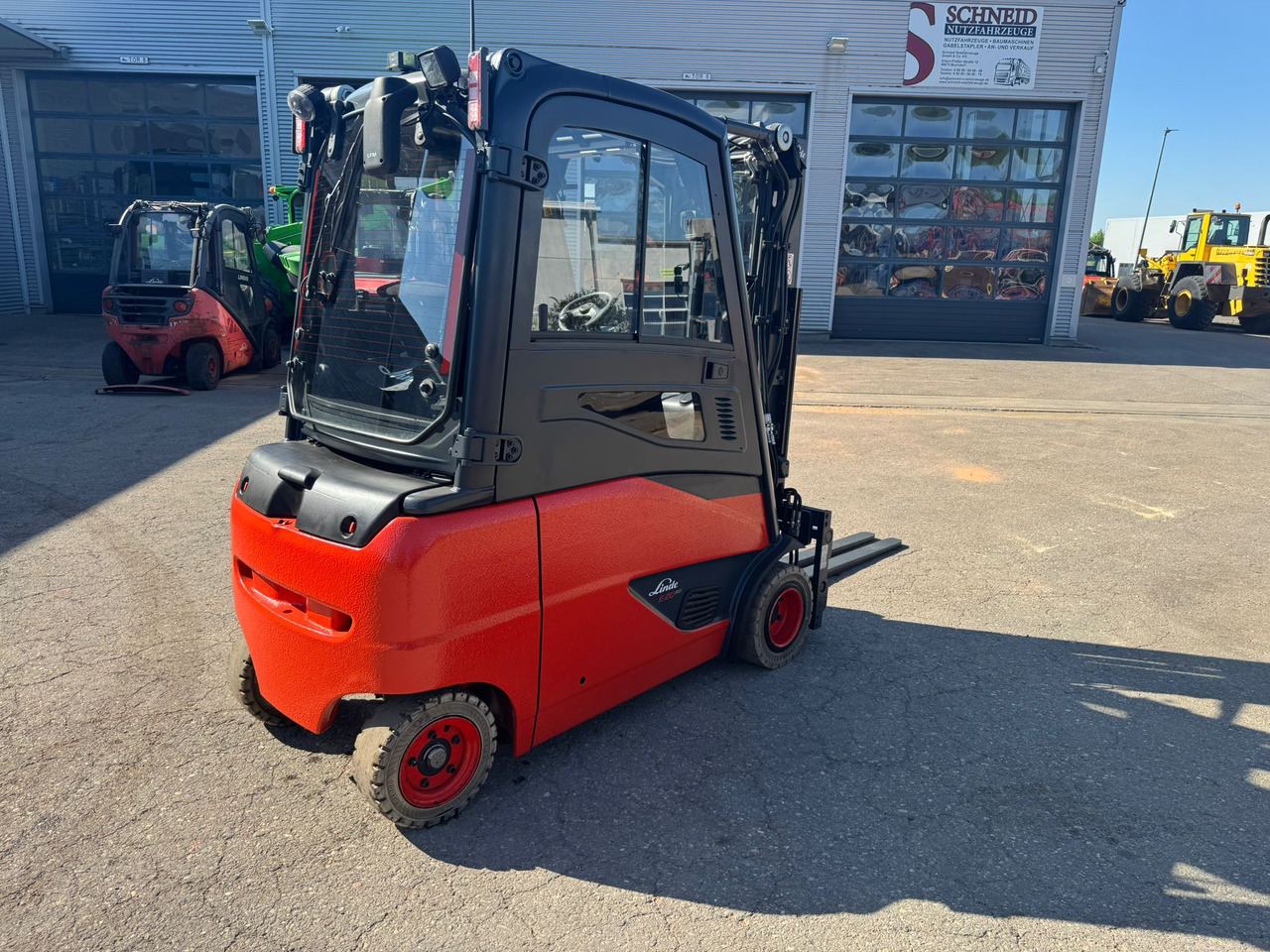 LINDE E20PHL-02 Elektro Triplex Kabine Heizung integriertes Ladegerät - El gaffeltruck: billede 3 LINDE E20PHL-02 Elektro Triplex Kabine Heizung integriertes Ladegerät - El gaffeltruck: billede 3