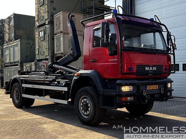 Interior photo 2: Lastbil kroghejs MAN LE 18.280 multilift