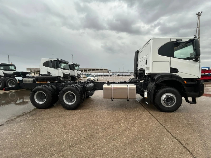 Iveco T-WAY AT380T43H 6x4 R20 Tyres Chassis - Barcelona Stock - Lastbil chassis: billede 2 Iveco T-WAY AT380T43H 6x4 R20 Tyres Chassis - Barcelona Stock - Lastbil chassis: billede 2