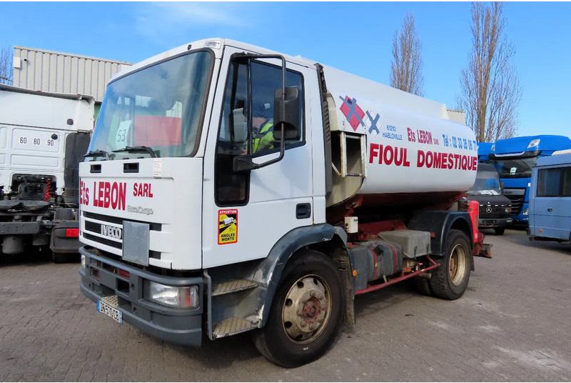 Iveco Eurocargo FUEL (DIESEL/PETROL) 8000 LITERS, COMP: 3500L,1000L, 3500L - Tankbil, Lastbil med kran: billede 2 Iveco Eurocargo FUEL (DIESEL/PETROL) 8000 LITERS, COMP: 3500L,1000L, 3500L - Tankbil, Lastbil med kran: billede 2