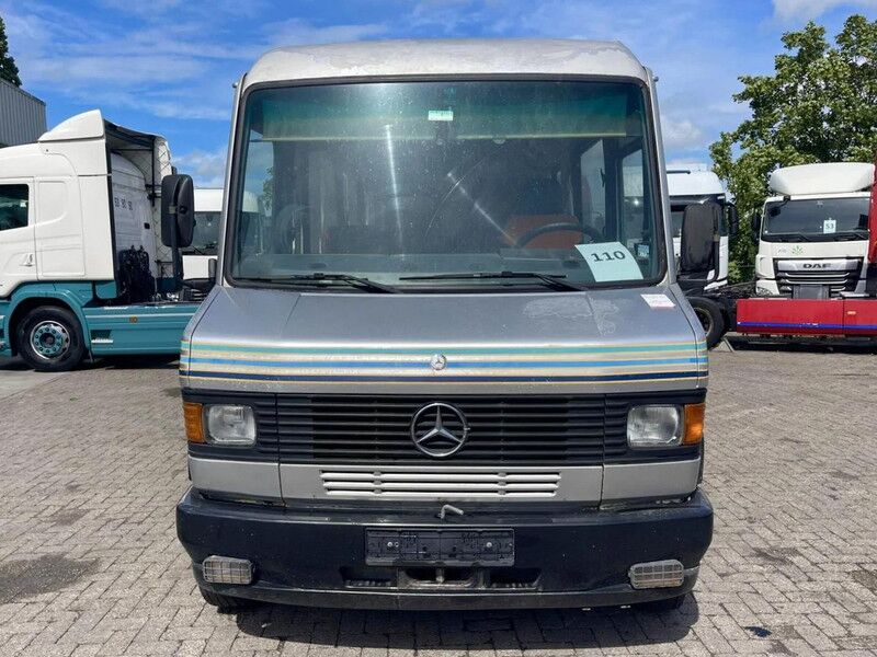 Mercedes-Benz 611D - Minibus, Persontransport: billede 2 Mercedes-Benz 611D - Minibus, Persontransport: billede 2