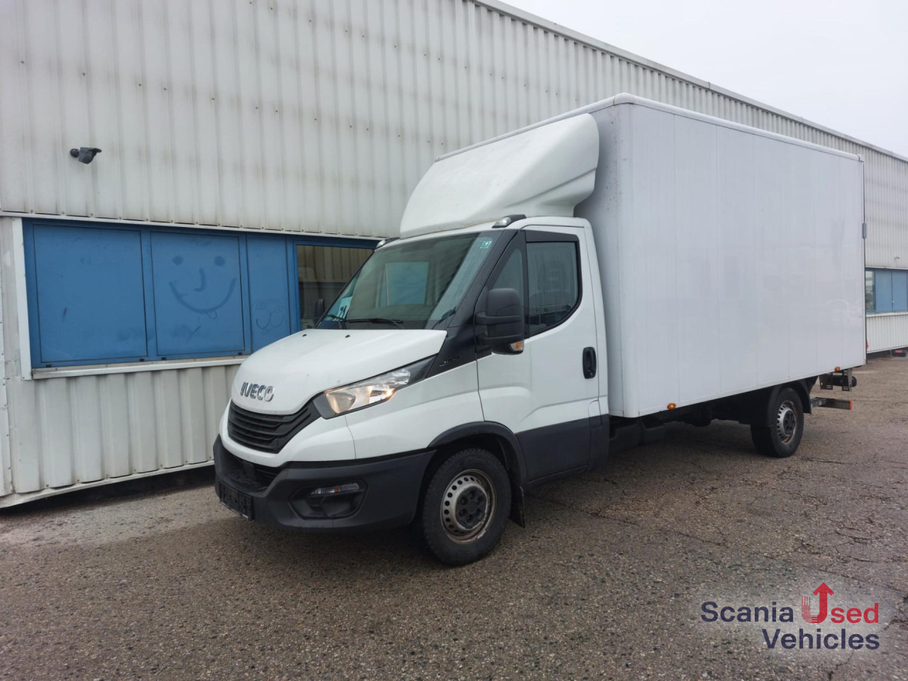 IVECO 35 C 16 Koffer Ladebordwand - Varebil med kasse: billede 1 IVECO 35 C 16 Koffer Ladebordwand - Varebil med kasse: billede 1