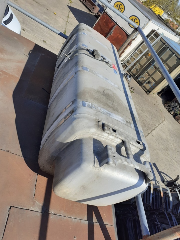 SCANIA R440 - Brændstoftank for Lastbil chassis: billede 1 SCANIA R440 - Brændstoftank for Lastbil chassis: billede 1