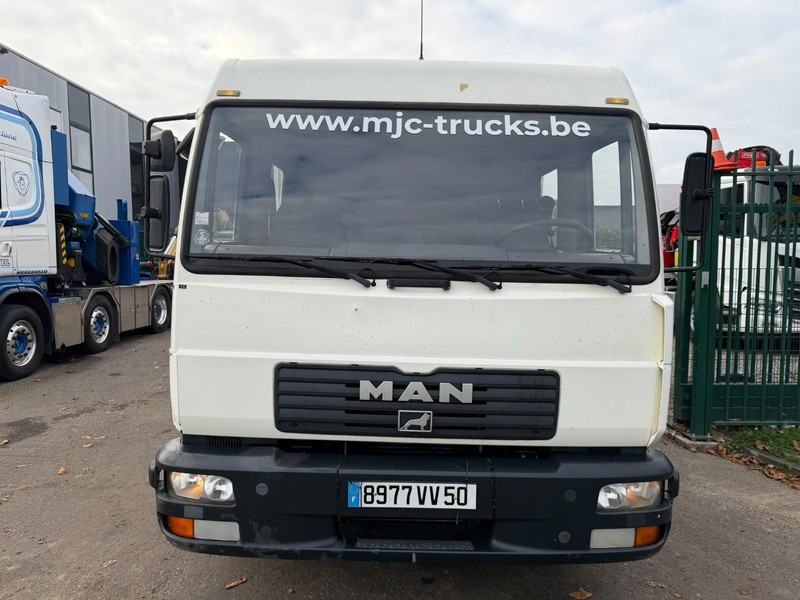 MAN 10.225 LC CLOSED BOX / KOFFER - DOKA - MANUAL GEARBOX - *344.000km* - STEEL SPRING / BLATT / LAMES - BE TRUCK - Lastbil varevogn: billede 2 MAN 10.225 LC CLOSED BOX / KOFFER - DOKA - MANUAL GEARBOX - *344.000km* - STEEL SPRING / BLATT / LAMES - BE TRUCK - Lastbil varevogn: billede 2