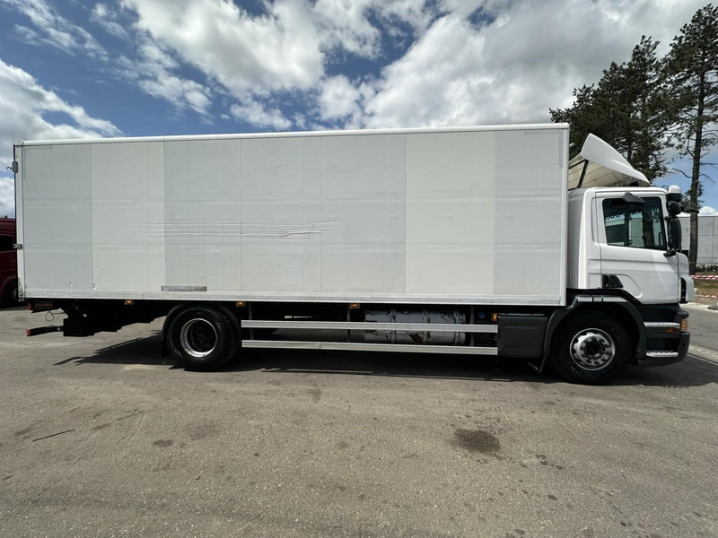 Scania P320 RETARDER - CLOSED BOX 8m25 x 2m47 x 2m30 - TAILLIFT 2000kg - EURO 6 - GOOD CONDITION - Lastbil varevogn: billede 4 Scania P320 RETARDER - CLOSED BOX 8m25 x 2m47 x 2m30 - TAILLIFT 2000kg - EURO 6 - GOOD CONDITION - Lastbil varevogn: billede 4