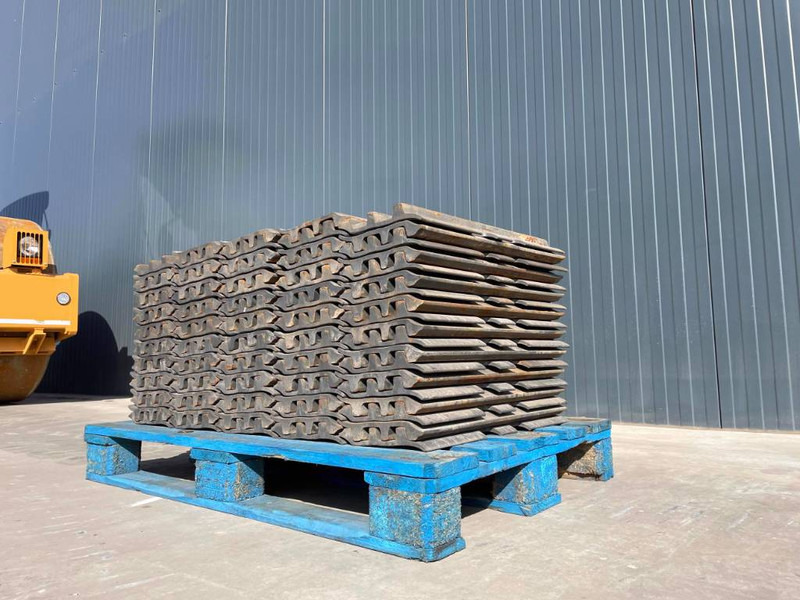 Hyundai R210 / R215 / R220 / R235 / R250 / R260 - Ramme/ Chassis for Entreprenørmaskin: billede 2 Hyundai R210 / R215 / R220 / R235 / R250 / R260 - Ramme/ Chassis for Entreprenørmaskin: billede 2