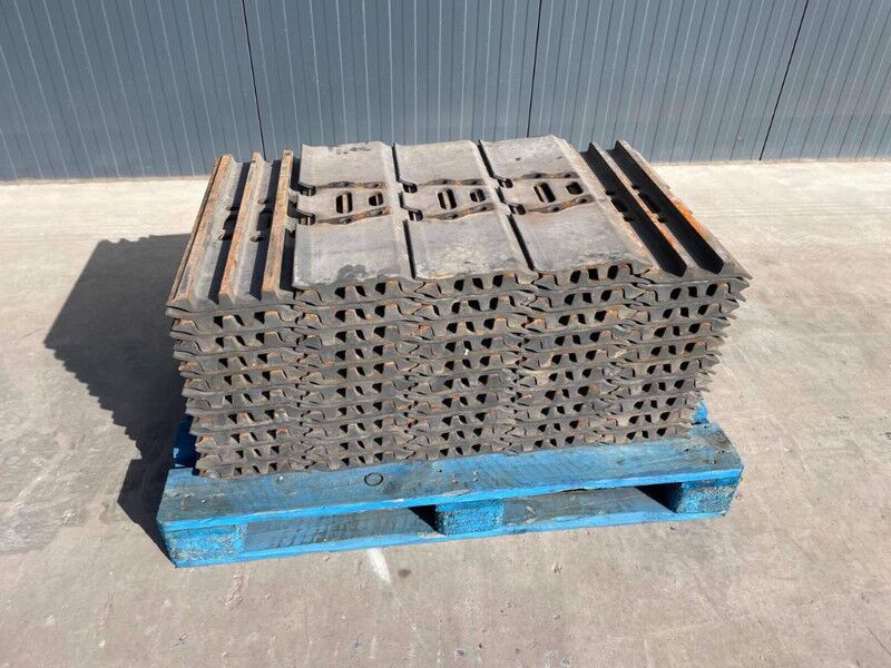 Hyundai R210 / R215 / R220 / R235 / R250 / R260 - Ramme/ Chassis for Entreprenørmaskin: billede 4 Hyundai R210 / R215 / R220 / R235 / R250 / R260 - Ramme/ Chassis for Entreprenørmaskin: billede 4