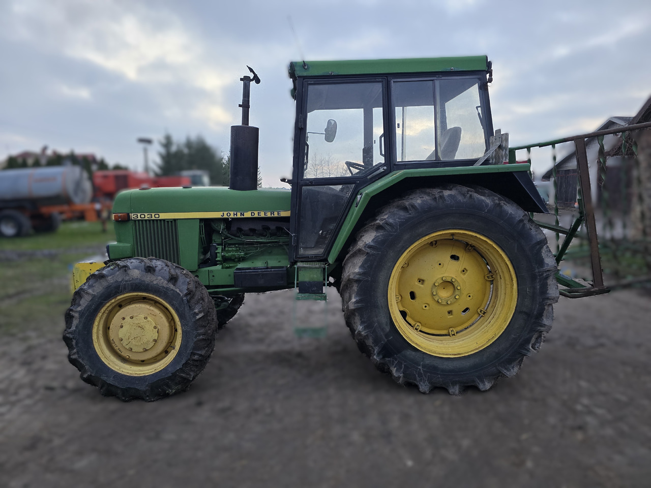 JOHN DEERE 3030E - Traktor: billede 4 JOHN DEERE 3030E - Traktor: billede 4