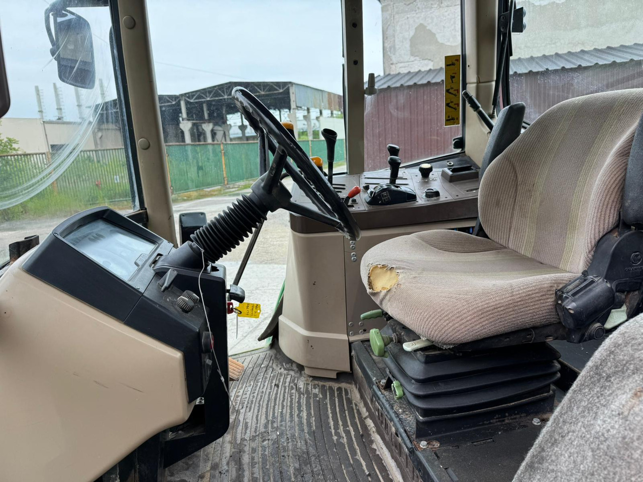 JOHN DEERE 6110 - Traktor: billede 3 JOHN DEERE 6110 - Traktor: billede 3