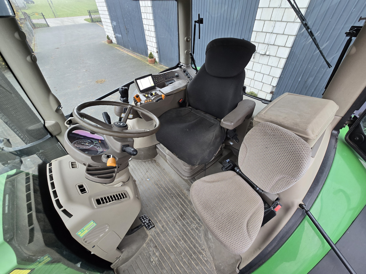 JOHN DEERE 6140R - Traktor: billede 2 JOHN DEERE 6140R - Traktor: billede 2