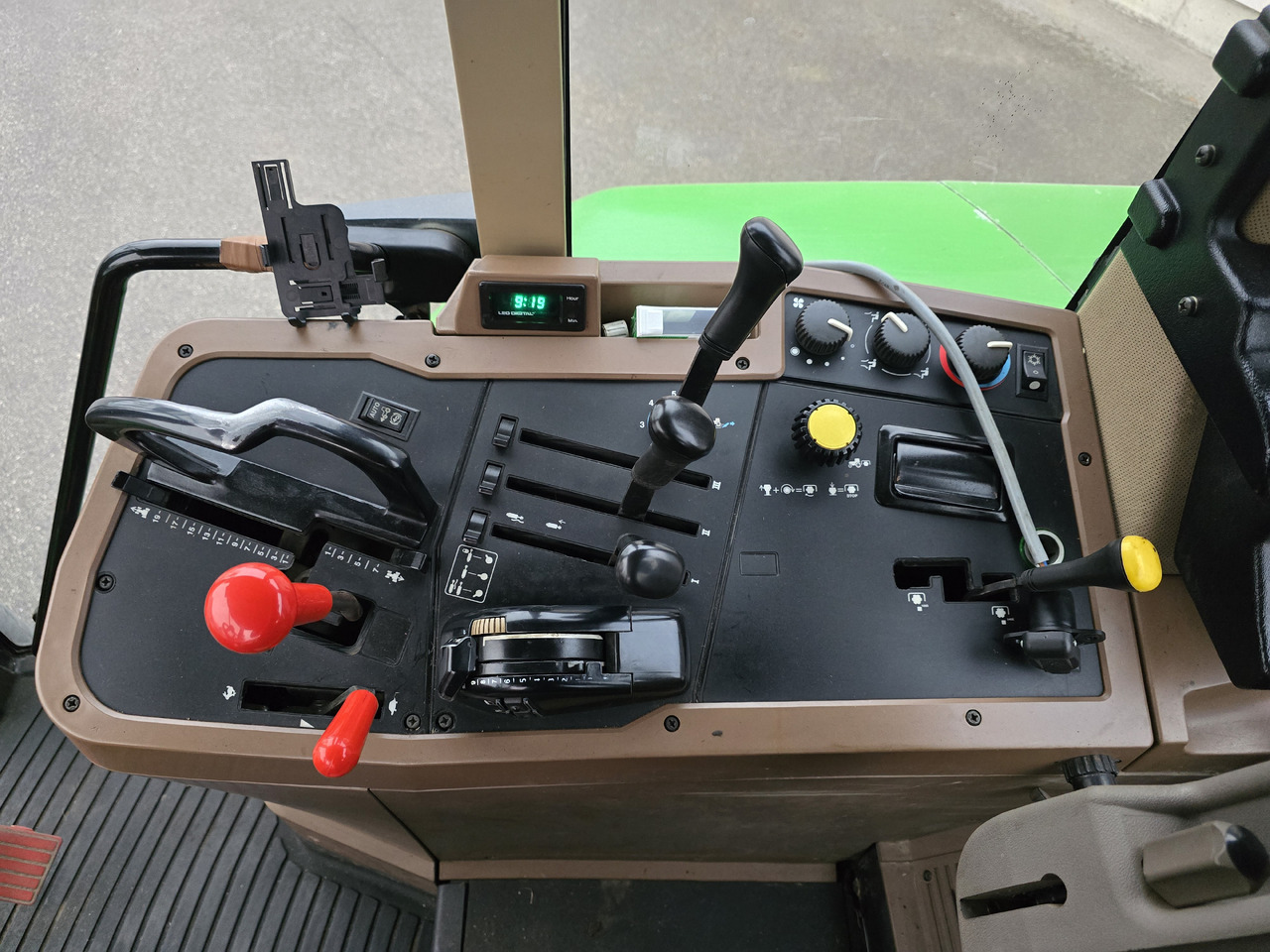 JOHN DEERE 7600 - Traktor: billede 3 JOHN DEERE 7600 - Traktor: billede 3