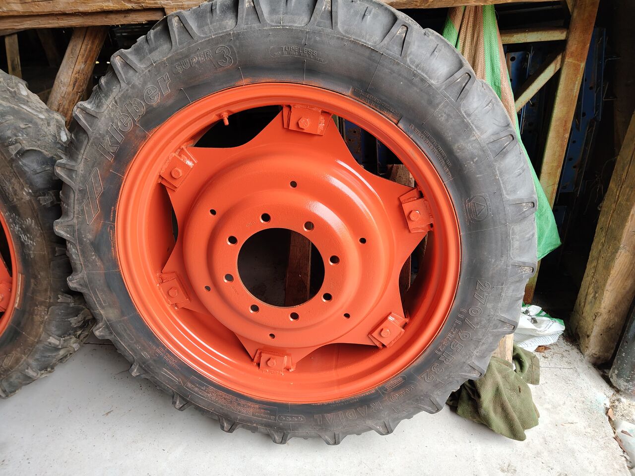 Kleber, Taurus 11.2 R32 (270/95 R32), 9.5 R48 - Komplet hjul for Landbrugsmaskine: billede 4 Kleber, Taurus 11.2 R32 (270/95 R32), 9.5 R48 - Komplet hjul for Landbrugsmaskine: billede 4