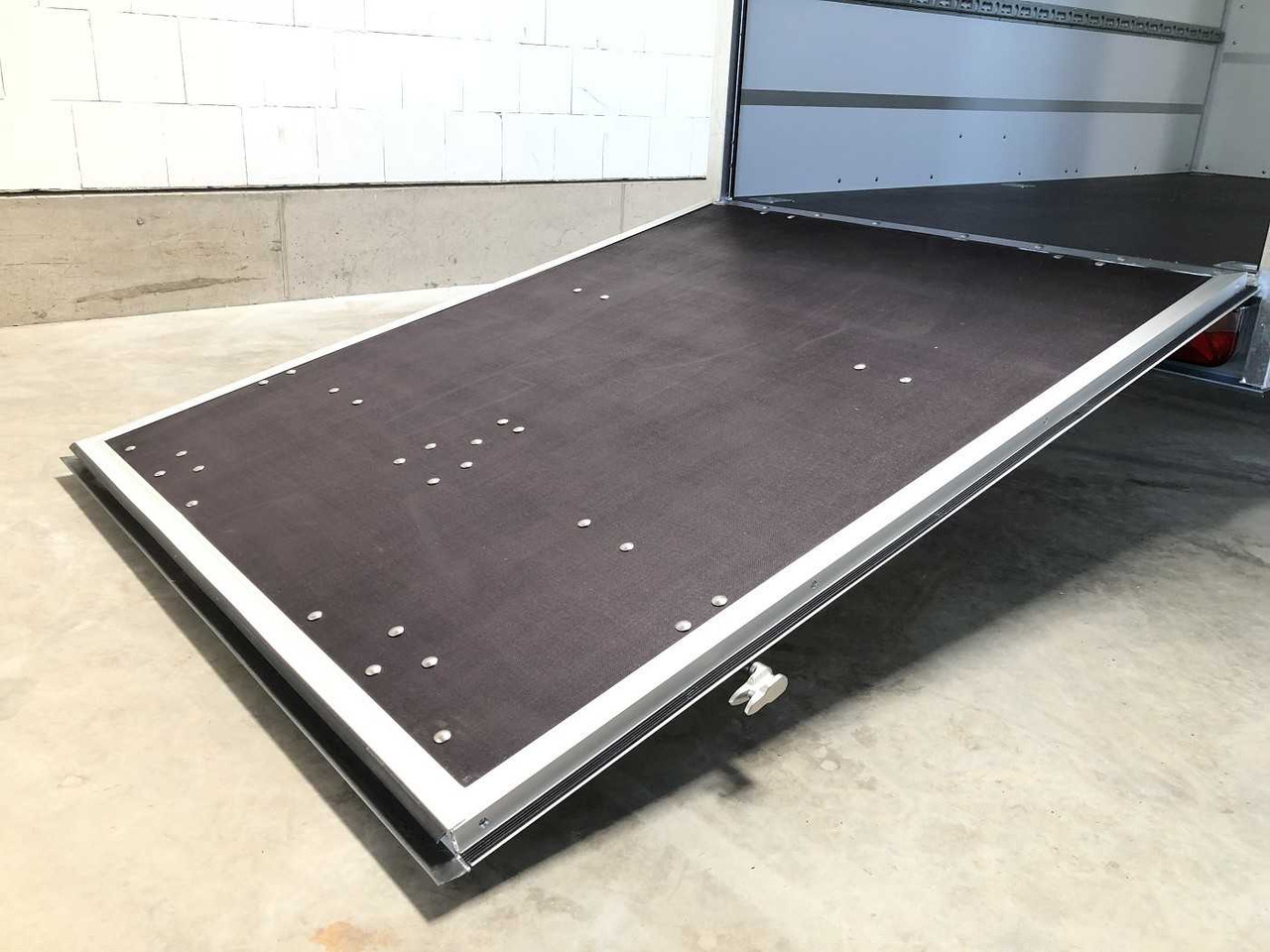 BLYSS F1330HD Rampe Tür Kofferanhänger - Varevogn påhængsvogn: billede 5 BLYSS F1330HD Rampe Tür Kofferanhänger - Varevogn påhængsvogn: billede 5