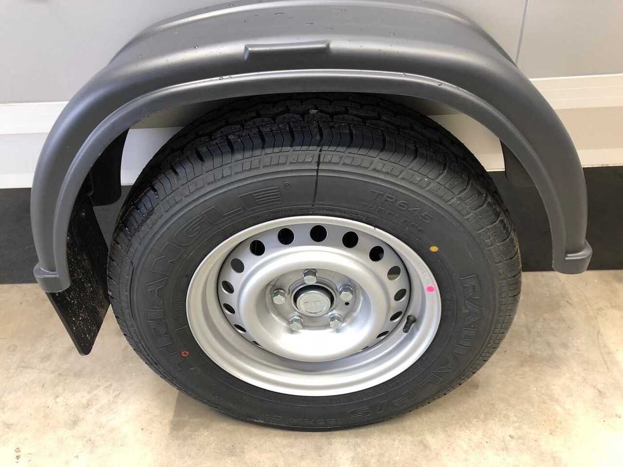 Leje en VEZEKO TK B 15.35 SP Flügeltüren Kofferanhänger VEZEKO TK B 15.35 SP Flügeltüren Kofferanhänger: billede 11 Leje en VEZEKO TK B 15.35 SP Flügeltüren Kofferanhänger VEZEKO TK B 15.35 SP Flügeltüren Kofferanhänger: billede 11