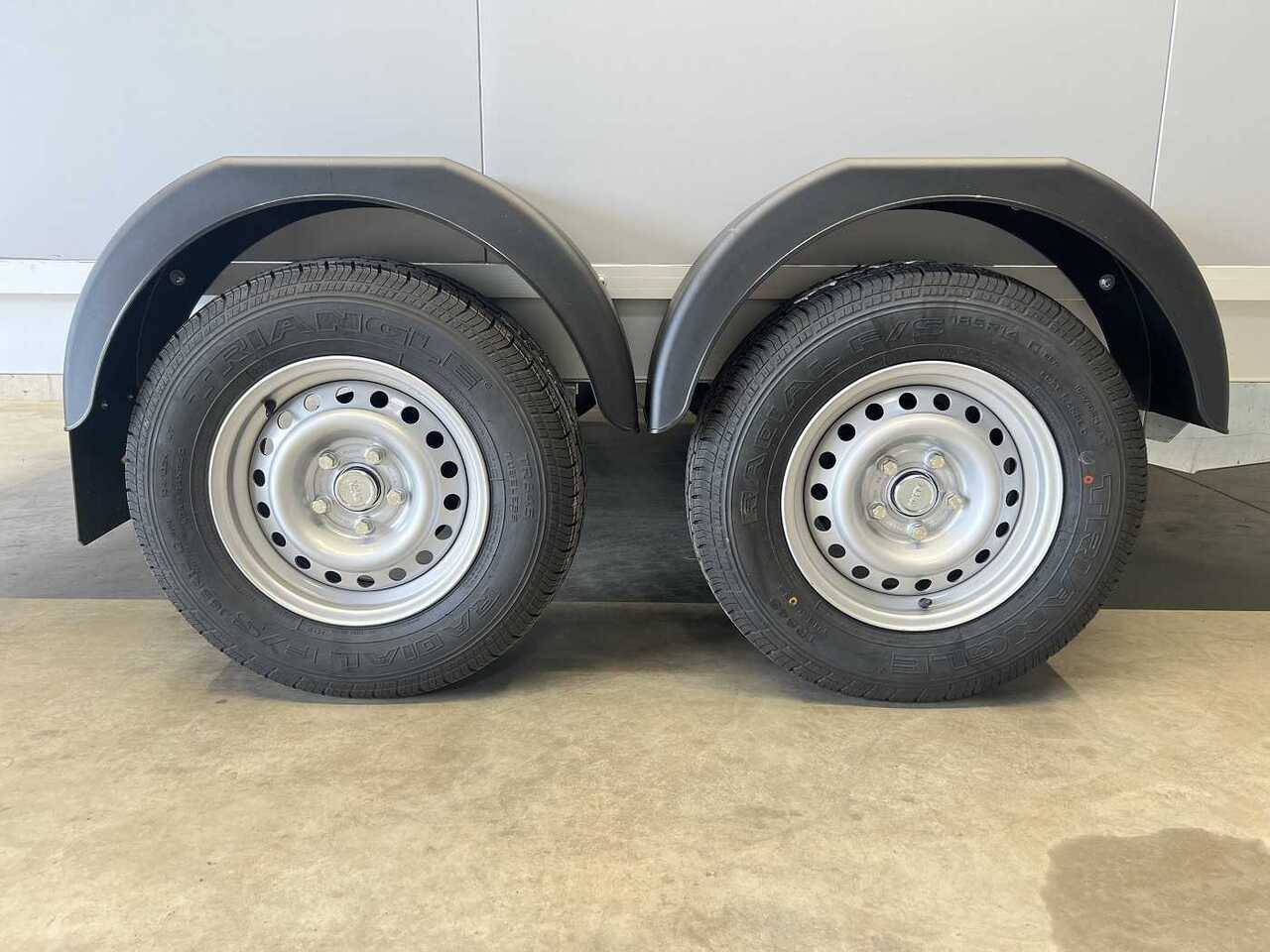Leje en VEZEKO TK D 35.40 SP Rampe Tür Sonder Kofferanhänger VEZEKO TK D 35.40 SP Rampe Tür Sonder Kofferanhänger: billede 20
