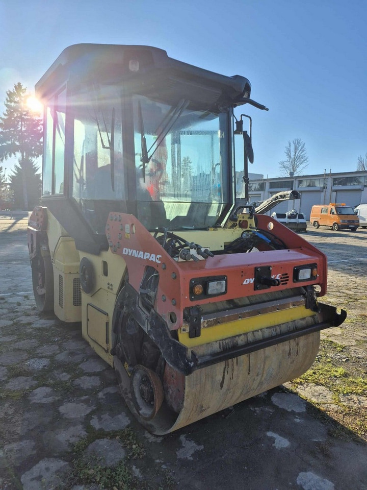 DYNAPAC CC 234HF - Vejtromle: billede 2 DYNAPAC CC 234HF - Vejtromle: billede 2