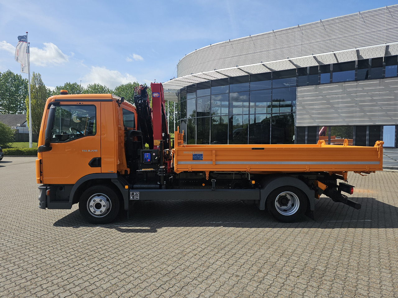 Tipvogn lastbil, Lastbil med kran MAN TGL 8.220: billede 32